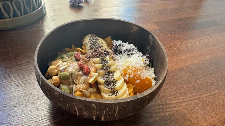 8:00オープンで朝食利用もOK！話題のアサイーボウルと野菜・果物1kg分の栄養満点ジュースの店【Naboo juice stand】ーー富山市総曲輪 