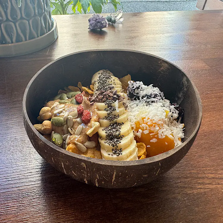 8:00オープンで朝食利用もOK！話題のアサイーボウルと野菜・果物1kg分の栄養満点ジュースの店【Naboo juice stand】ーー富山市総曲輪 