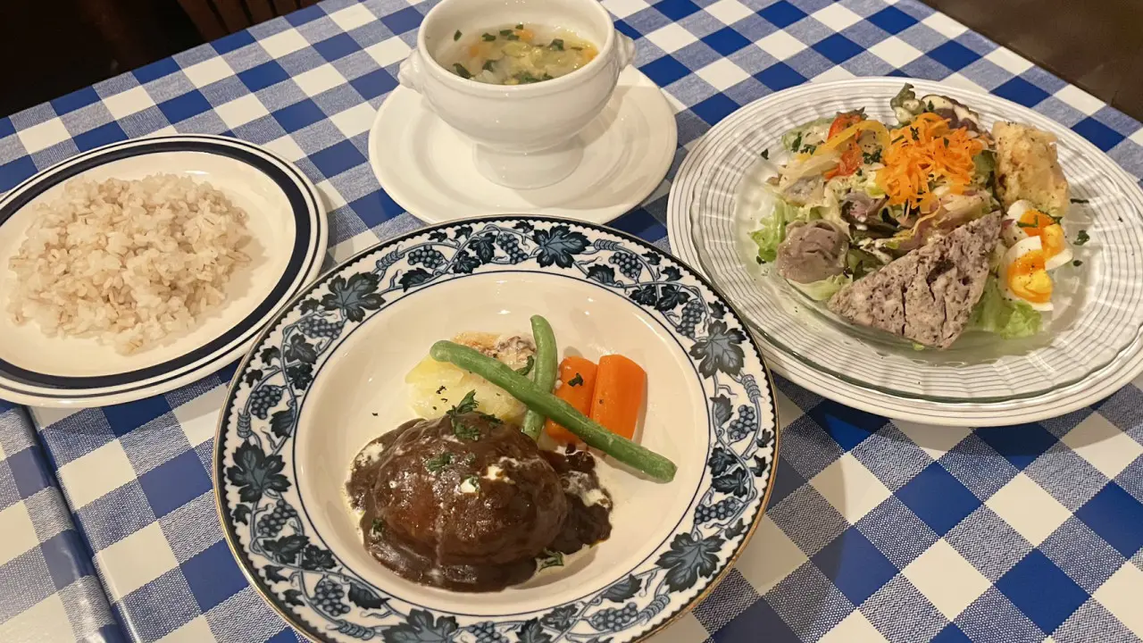 気軽なランチから記念日まで。洋食・珈琲をゆっくりと味わえる【洋食と珈琲　虹】