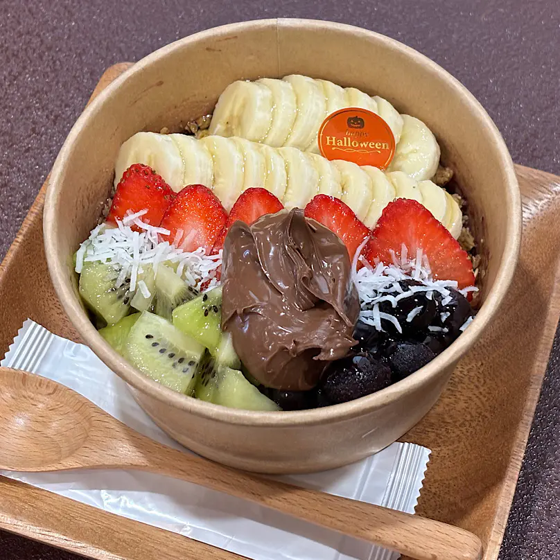 もしかして食べ合わせがいいの？【cook cook】アサイーボウル専門店があるのは かに料理が自慢の砺波の老舗仕出し店