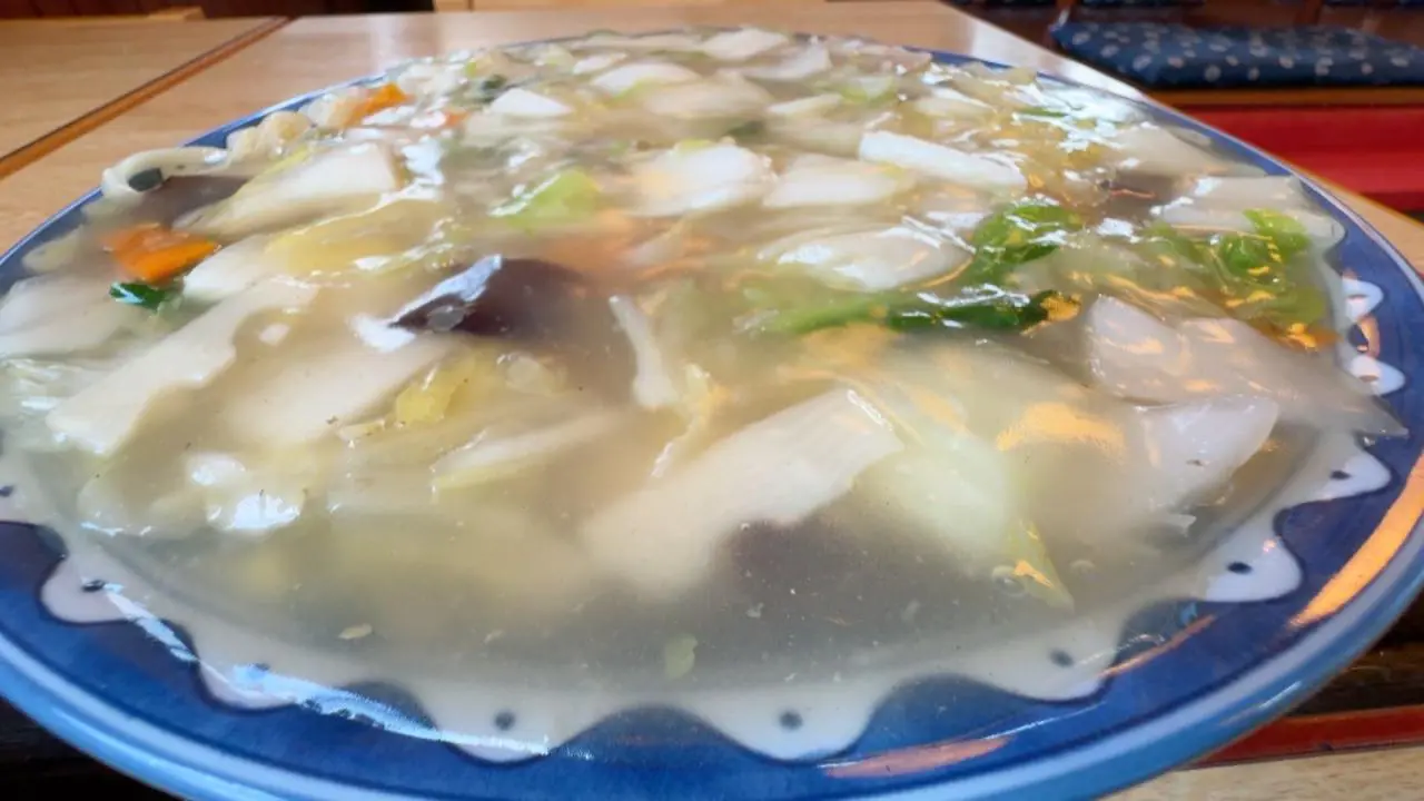 焼いてないのに“焼うどん” 富山の讃岐うどんの名店【なか道】2大名物あんかけたっぷり焼うどん＆アツアツ噴火うどん