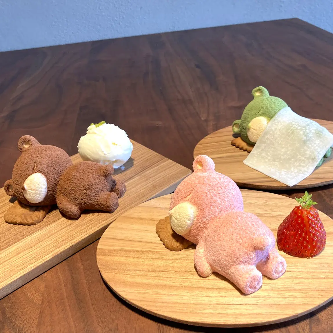 くまさんが寝てる!! 激カワほっこりスイーツの癒し系カフェ【nōte】春限定いちご味やふとんかぶった抹茶味　愛犬OKのテラス席も