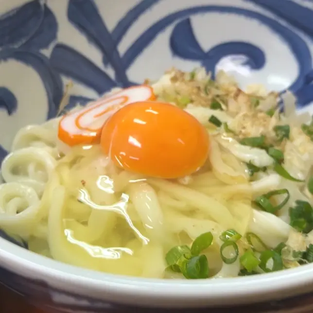喉ごしつるつる！黒部の名水仕込みの手打ちうどん【名水食堂 白兎亭】だし香る炊き込みご飯も人気