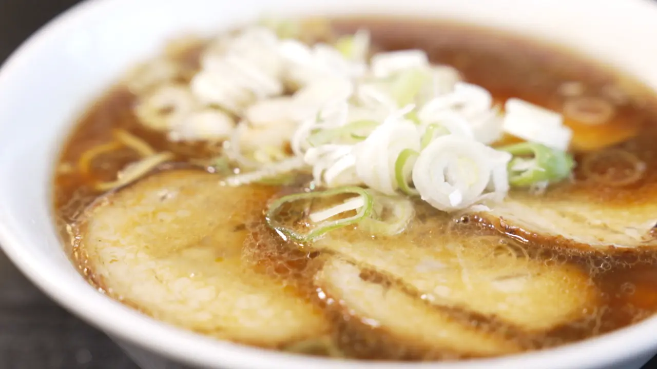 醤油チャーシュー麺×本格洋食!? ラーメンと洋食が一度に味わえる【ラーメン専門店 旭屋＆ASAHIYA DINING】