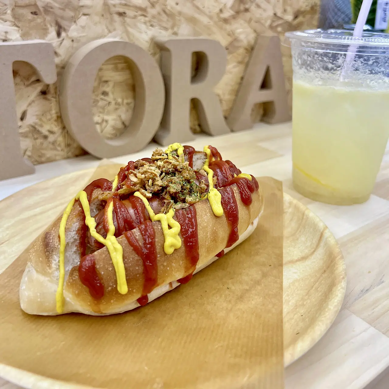 手作りパンの肉厚ホットドッグ＆サンドイッチ【とらキッチン】人気キッチンカーの実店舗が富山市花水木通りにオープン