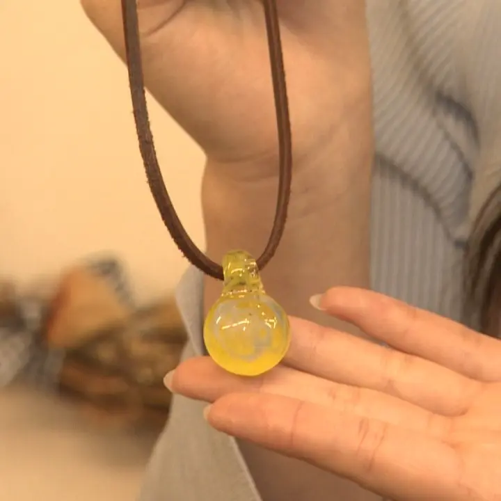 温泉地で楽しむ手作りガラスアクセサリー体験