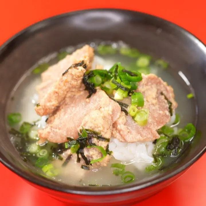 脂のり抜群のブリたっぷり 自家製ごまダレと能登の魚醤で味わう「ぶり茶漬け」【よね田】北陸の冬のごちそう「かぶらずし」専門店の隠れた名品
