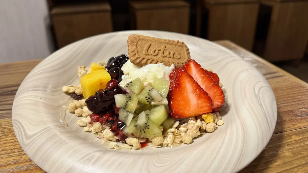 こんなところに!? 濃密グリークヨーグルト専門店【atre.】隠れ家カフェで味わう罪悪感ゼロのスイーツ