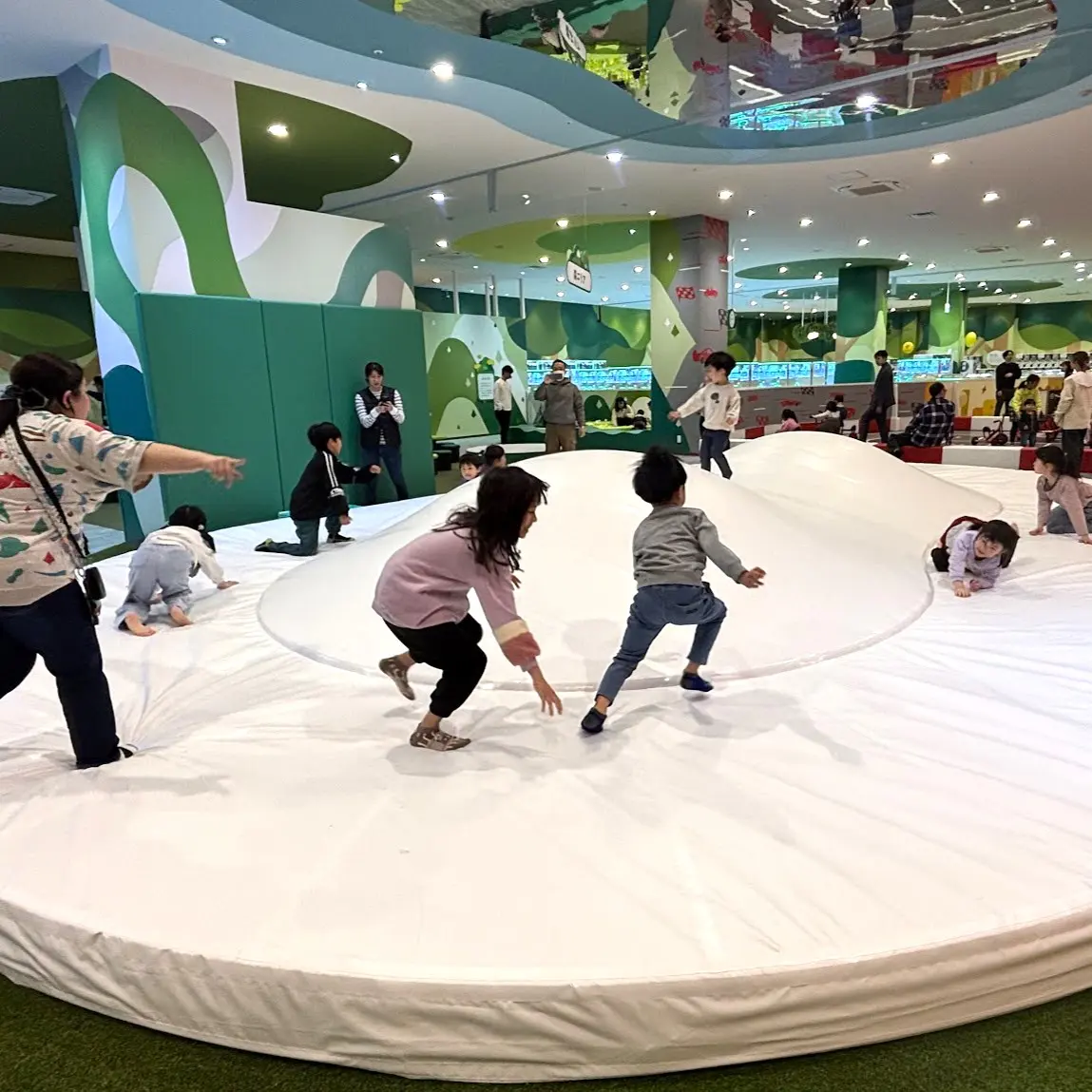 空中散歩、砂場、ボールの海… 屋内なのに地球で遊べる【ちきゅうのにわ 高岡店】イオンモール高岡にオープン 全貌を公開!!