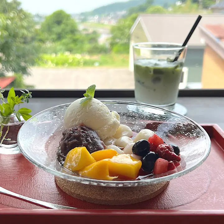 坂のまちから川を見下ろす雑貨カフェ【grin the cafe】おわらの風情