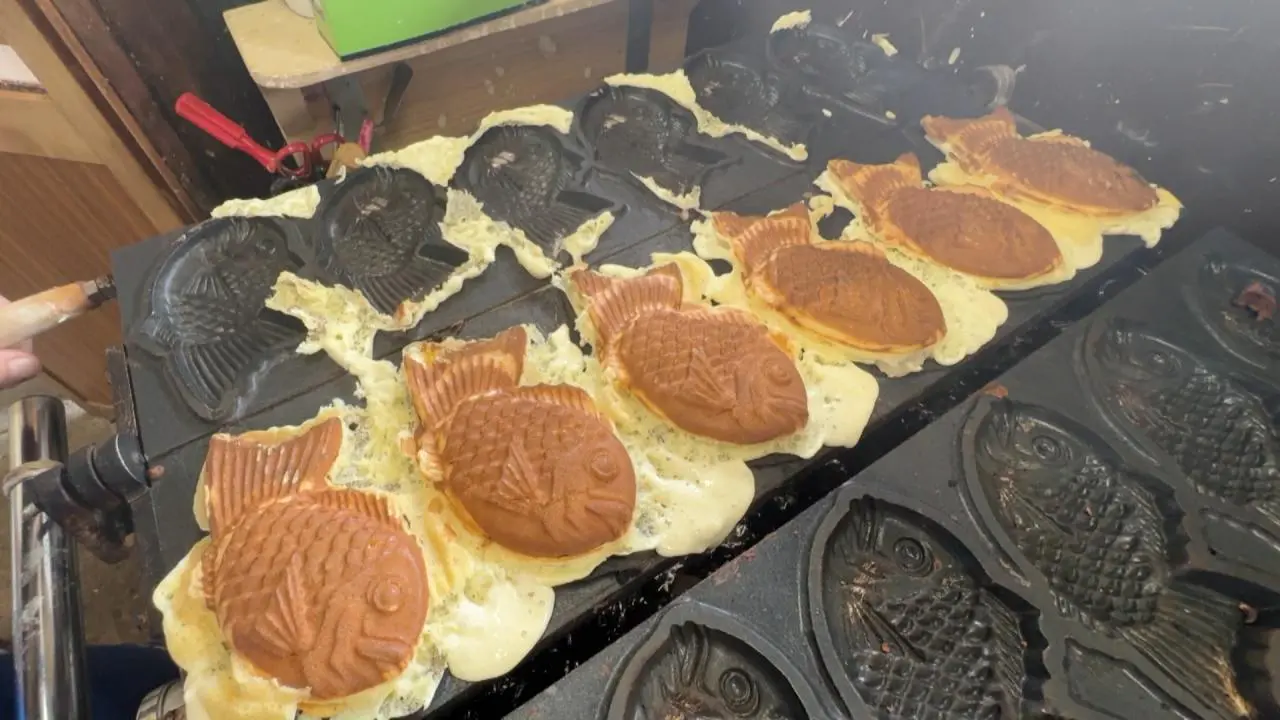 絶対に作り置きしない”魚津のたい焼き店【まるきん】焼きたてアツアツ