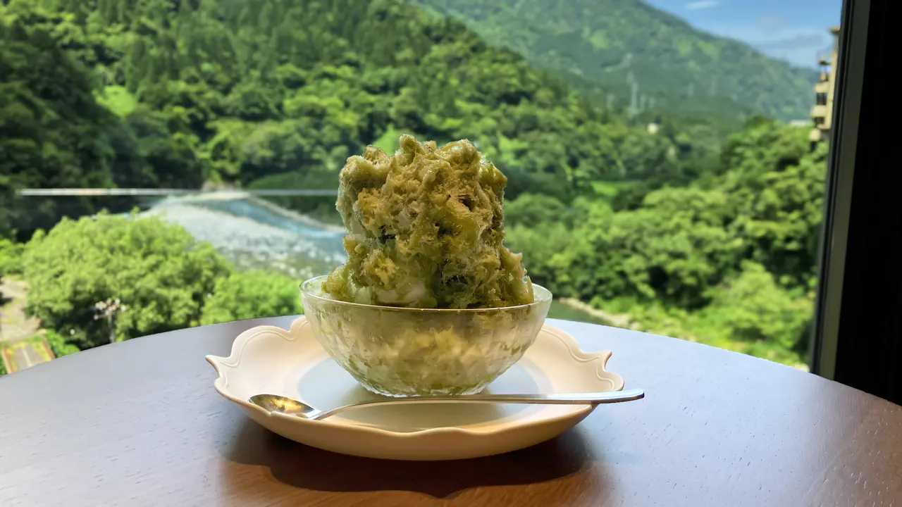 プレミアムな涼を楽しむ日帰り旅！【黒部・宇奈月温泉 TOGEN】絶景とともに味わう名水かき氷