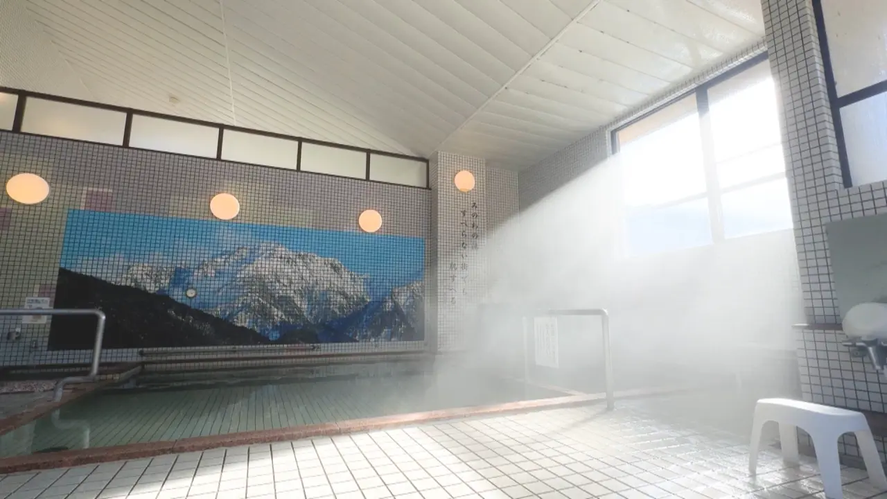 しっとり肌になじむくつろぎの湯 滑川の山あいにある日帰り温泉【みのわ温泉】カリッカリのからあげ定食も