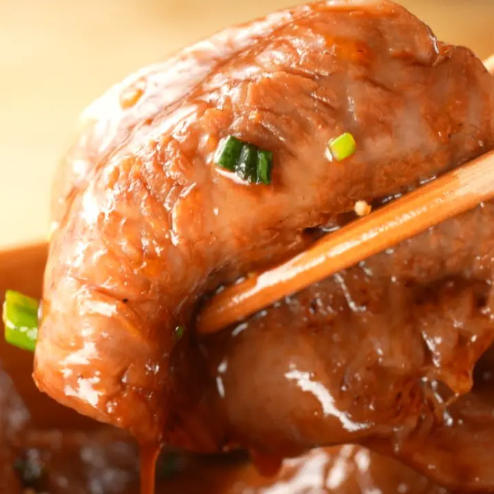 黒毛和牛が1000円台から! 〆には牛タンだしのブラックラーメンも【焼肉kado】高岡大仏そば 御旅屋通り角のカジュアル焼肉店