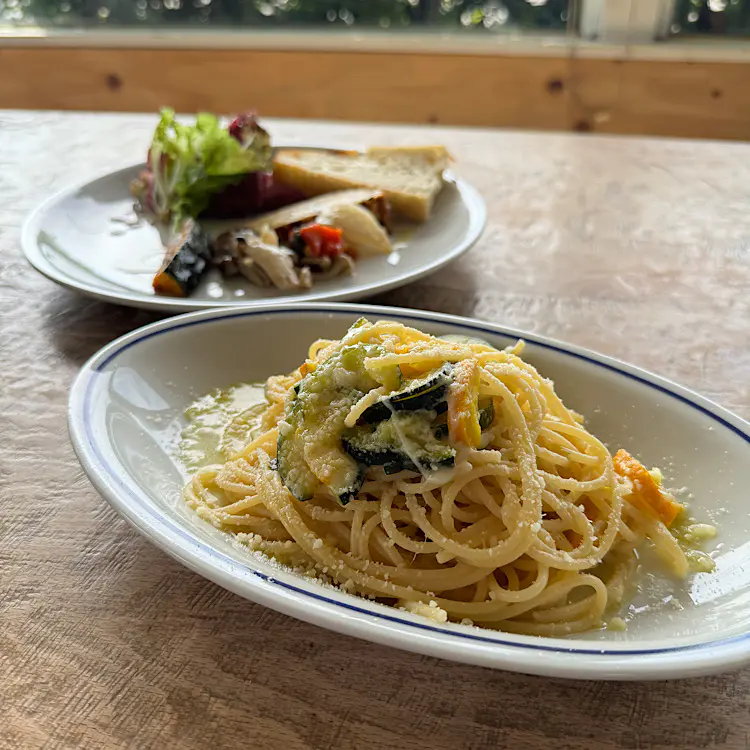 伝統のレシピと地元食材を合わせる海辺のイタリアン【デルフィーノ】魚津の蜃気楼ロード沿いで味わう非日常