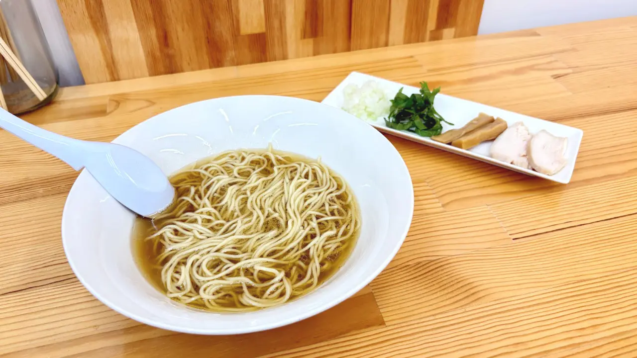 煮干し1本勝負！高級いりこの旨み弾ける絶品スープ【煮干しそば 銀】塩分1%で最後の一滴まで飲み干せる