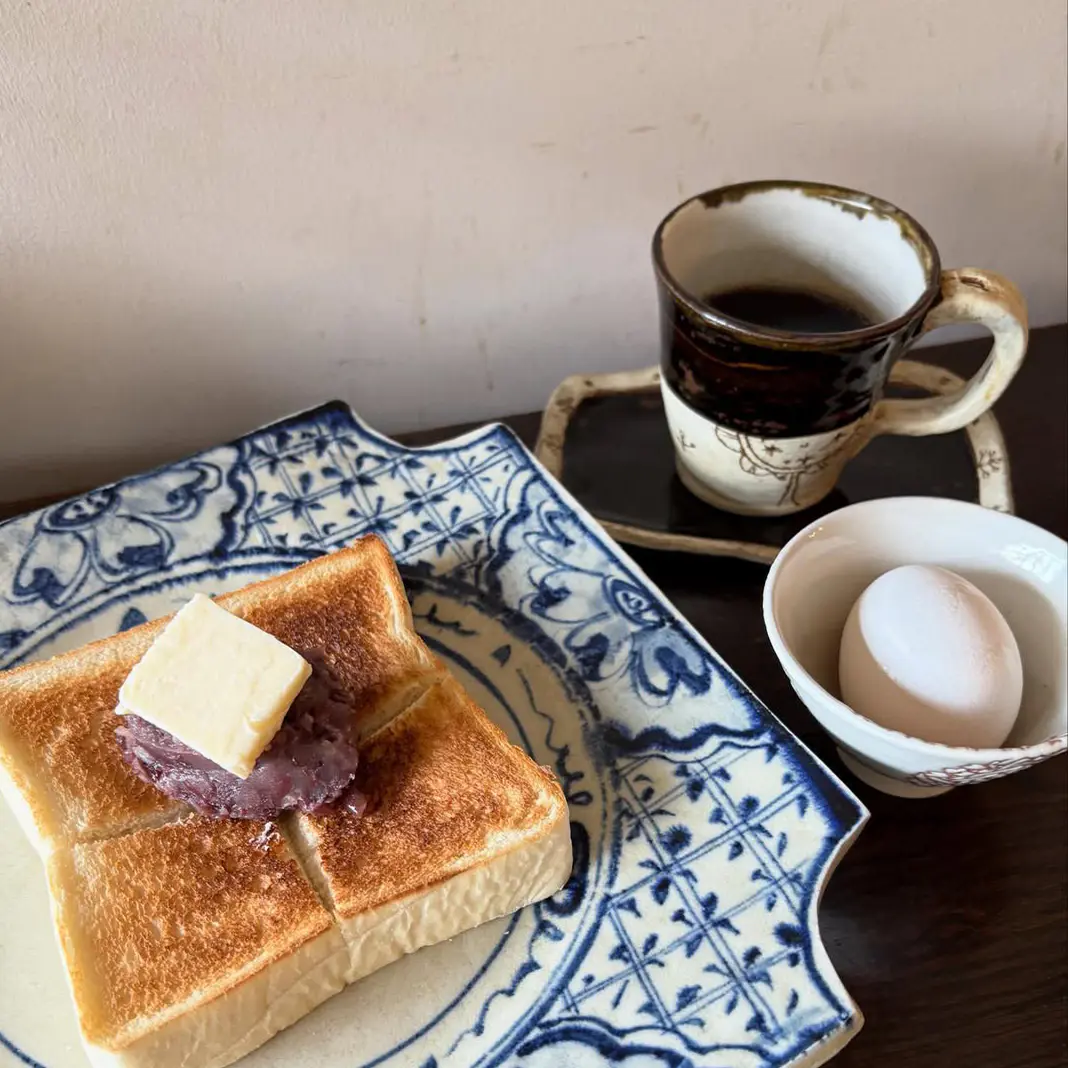 コーヒーなのに和の味わい　味と香りを引き出す木炭焙煎豆を茶室のような空間で【和カフェ ことの葉】色どり豊かなスイーツやモーニング、ランチも
