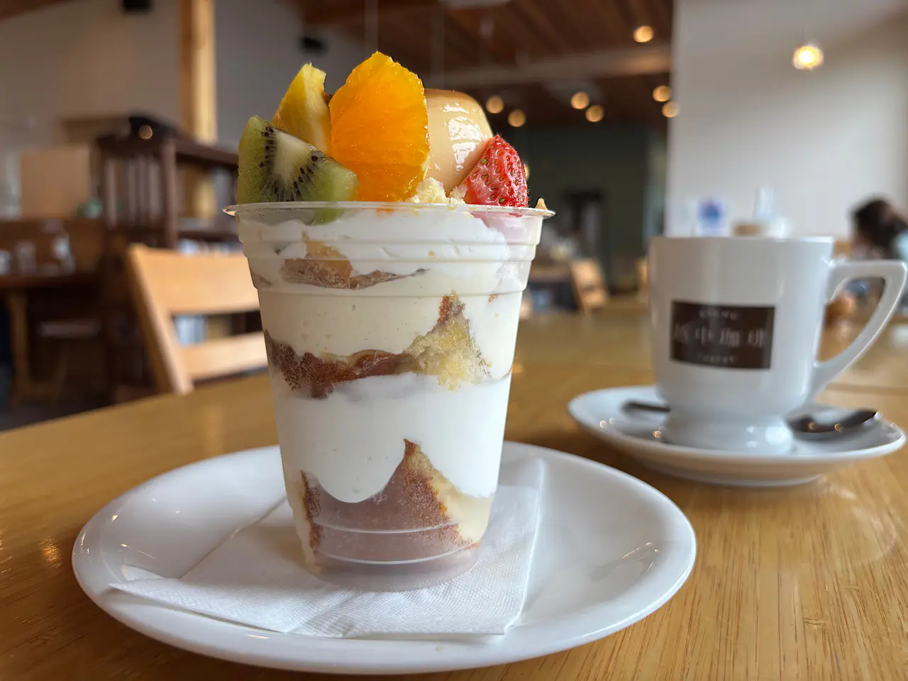 自家焙煎コーヒーとプリンパフェ…純喫茶の落ち着きとカフェの親しみやすさが心地よい【自家焙煎越中珈琲トワイス】高岡の人気カフェ