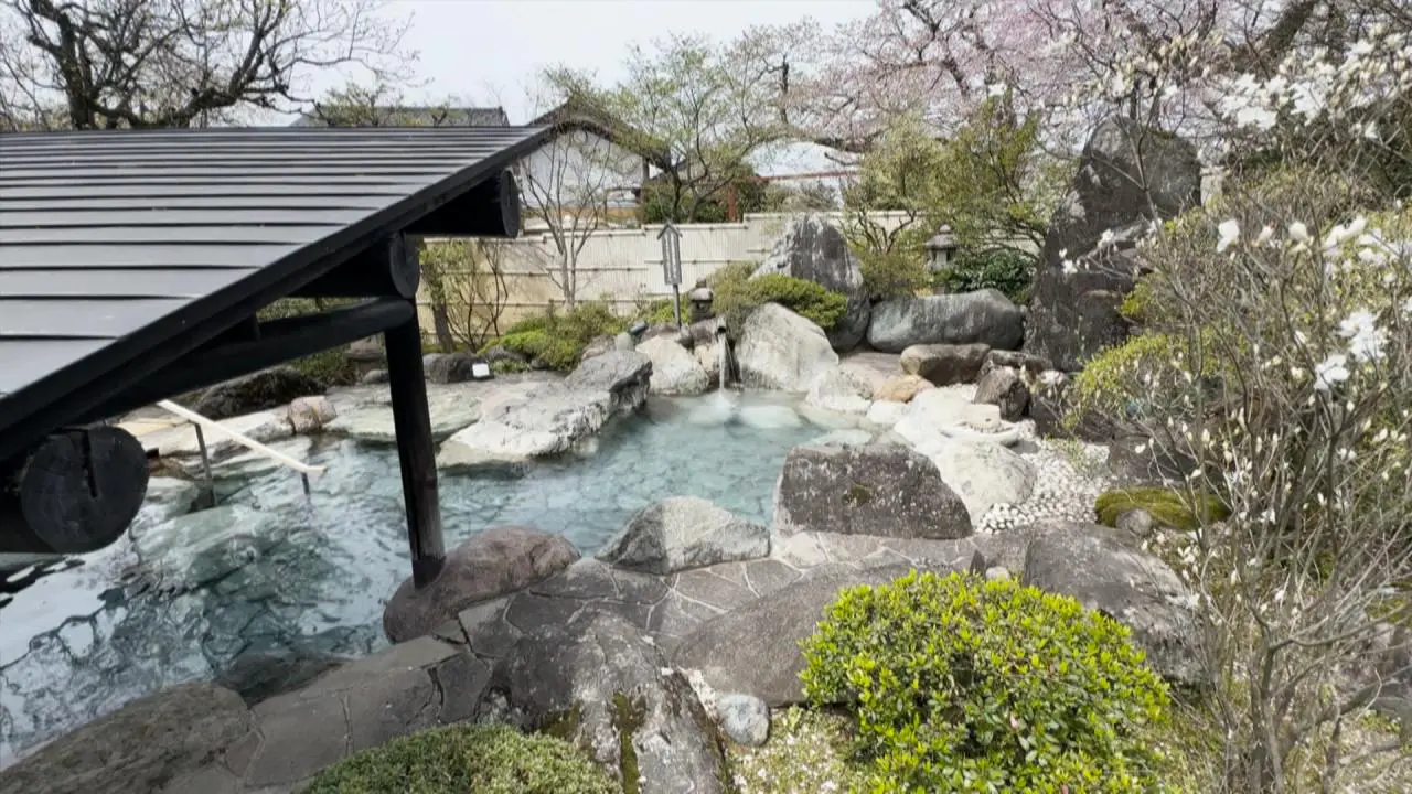 日帰りOK！温泉と本格和食でリフレッシュ【庄川温泉ゆめつづり】自然に囲まれた露天風呂と、地物を味わう懐石料理