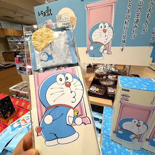 これ買ったら間違いない【富山のお土産・お菓子編】富山駅前の土産物店「ととやま」で2024年にもっとも売れたのは？ シロエビ味の菓子が軒並みランクイン！