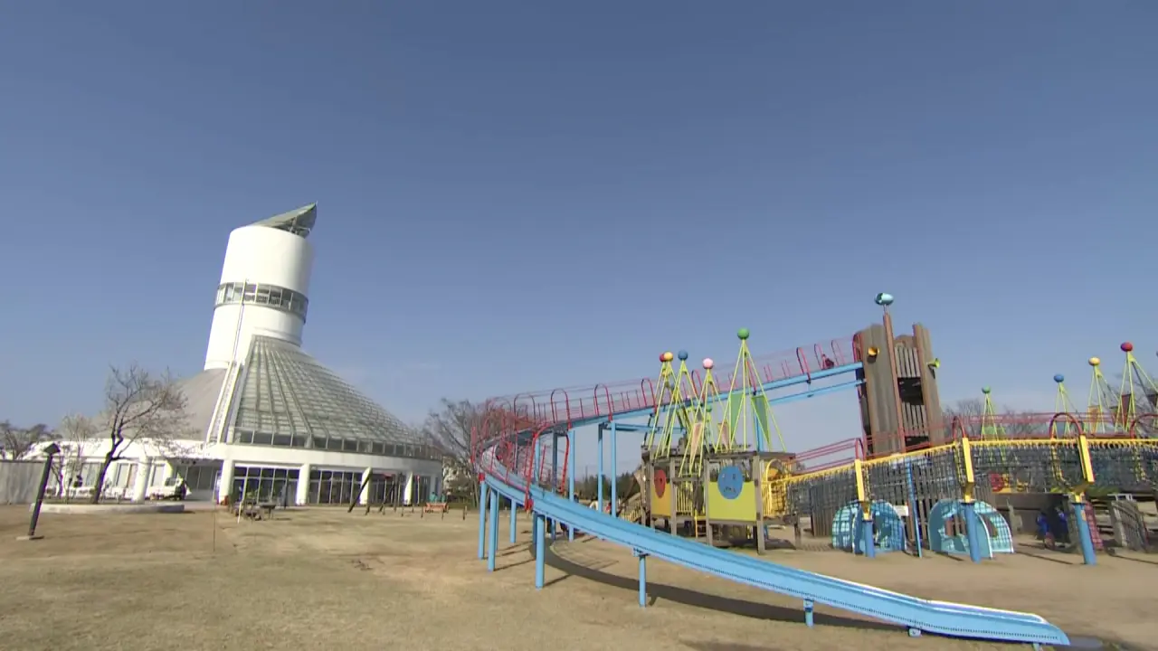 子連れにやさしい！公園併設で遊びながら、見守りながらカフェタイム【TULLY'S COFFEE おとぎの森公園店】北陸初の公園内ドライブスルーも