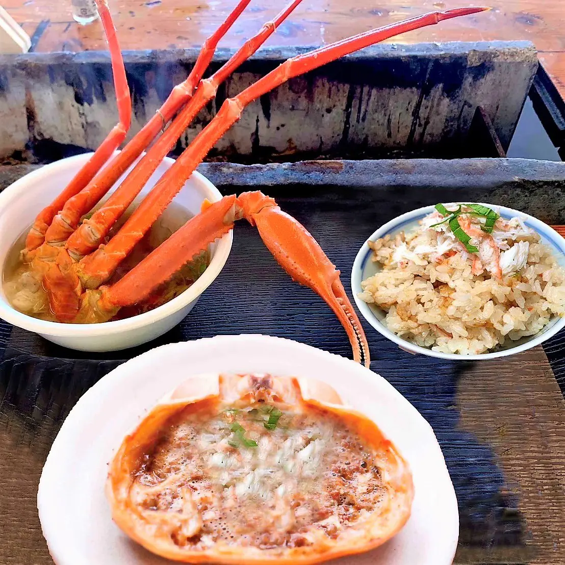 贅沢かに三昧が1600円！【魚津の朝市】かに汁・かに飯・甲羅焼き…カニ籠漁の発祥の地で大満喫！