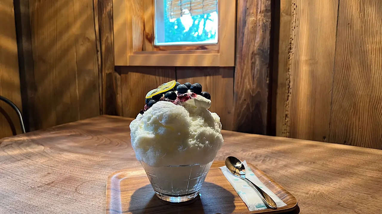 築150年の土蔵がカフェに。まったり空間で味わうパティシエのかき氷【旬菓処・菓 KONOMI】
