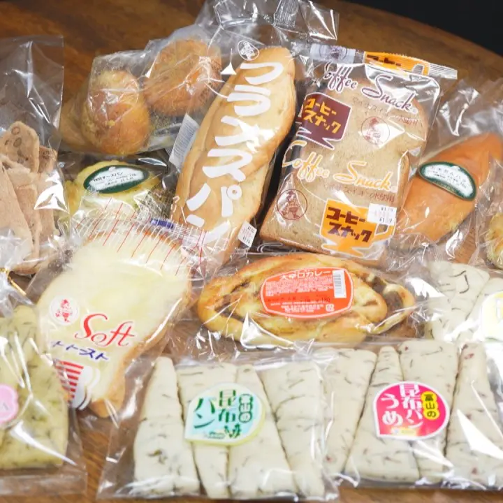 工場併設の直売所でほぼ全品2割引き! 富山でおなじみ昆布パン、コーヒースナック【さわや食品】ーー射水市