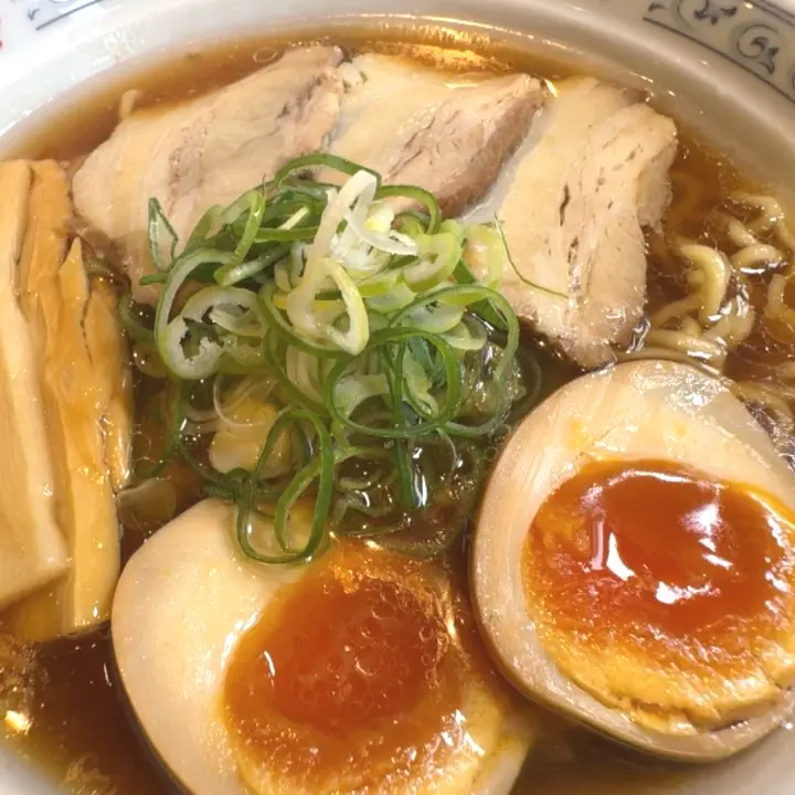 富山はブラックだけじゃない！ おでんとセットで長年愛される富山の定番ラーメン【まるたかや 富山駅前店】
