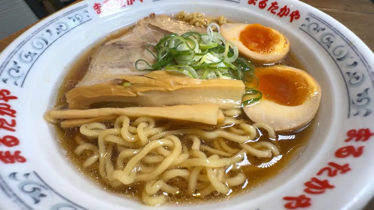 富山はブラックだけじゃない！ おでんとセットで長年愛される富山の定番ラーメン【まるたかや 富山駅前店】