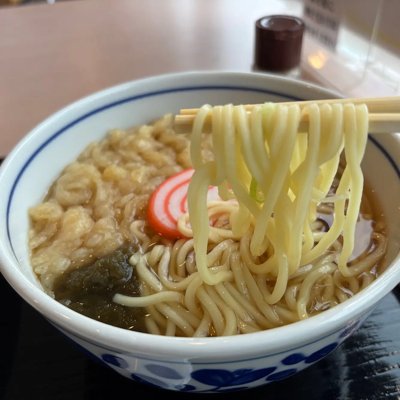 のどかな港町の風情が人気 “日本のベニス”新湊・内川エリアの新たな観光拠点【川の駅 新湊】ソウルフード「かけ中」で客考案のアレンジレシピも