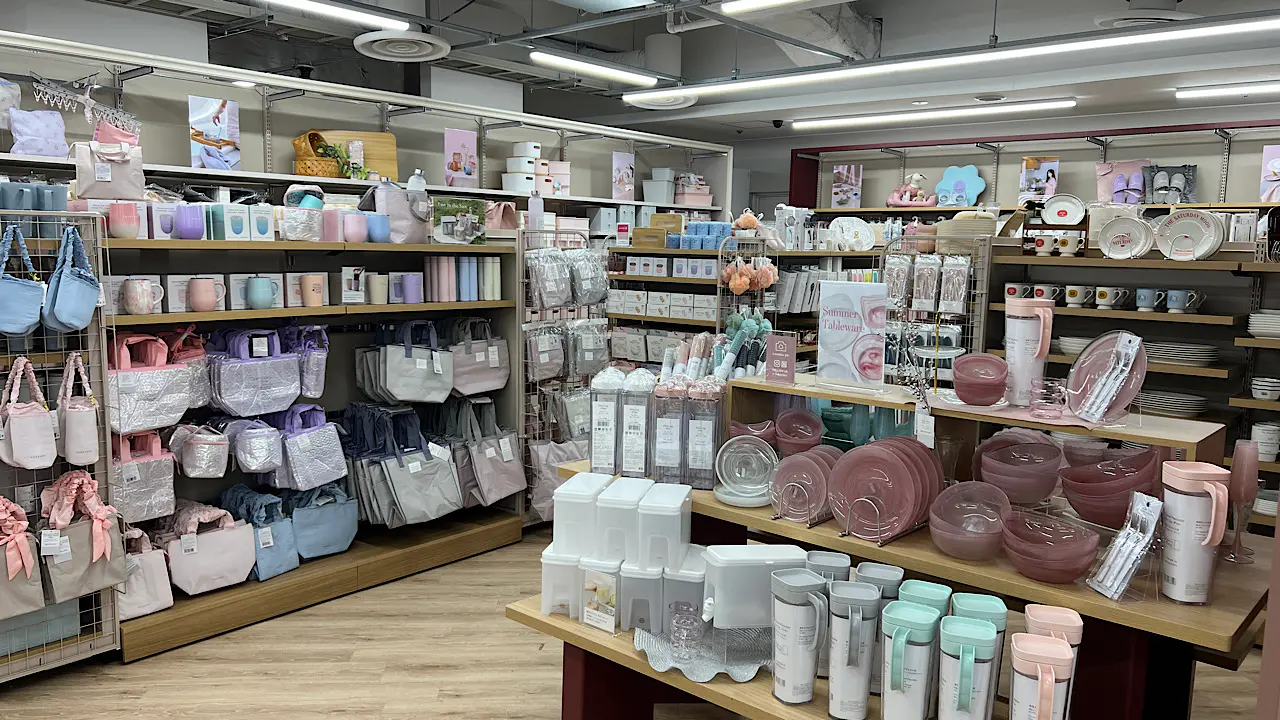 富山駅前に広々オープン！【DAISO＆THREEPPY】オープン記念の限定ノベルティも