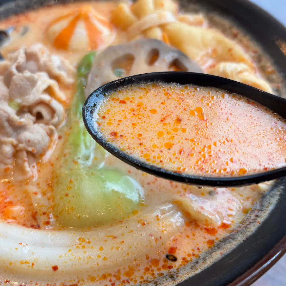 麺6種・具材50種超から自分好みでカスタマイズ! 富山駅近の麻辣湯専門店【TAN TAN】身体の芯からあたたまるシビ辛薬膳スープ
