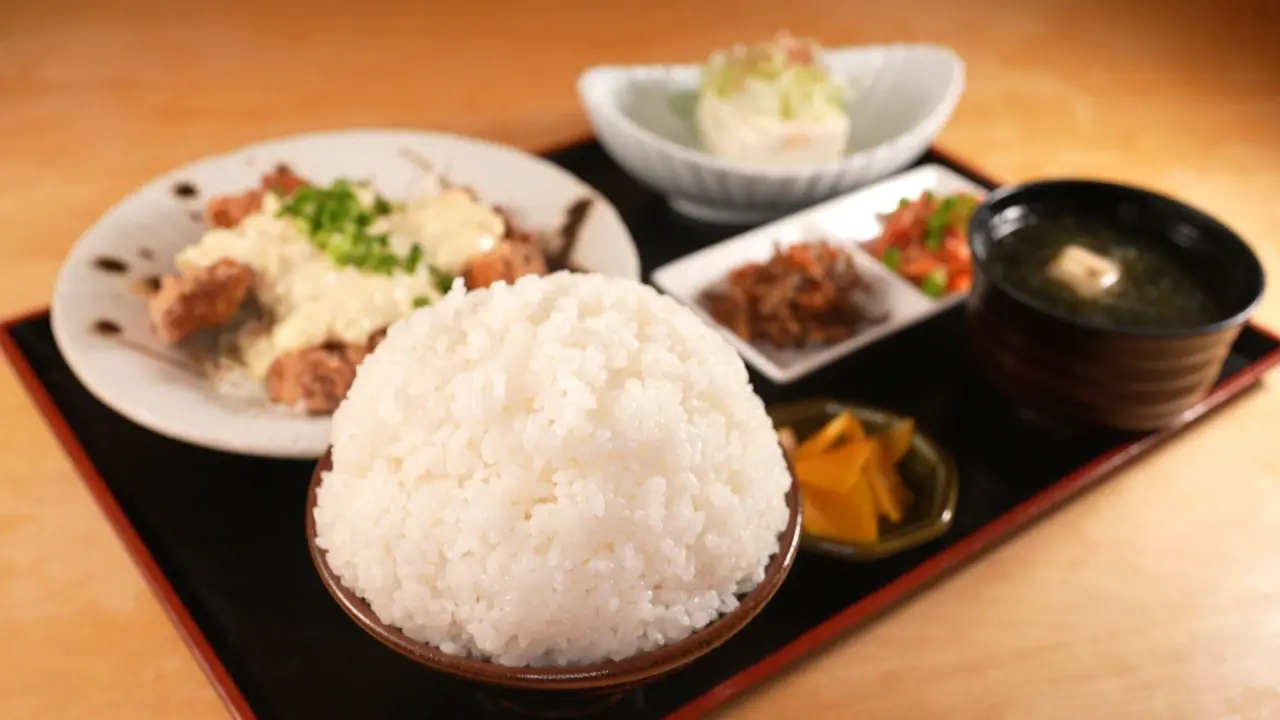 夢のマンガ盛り！ごはんが進むチキン南蛮定食【口福食堂げん太】がっつり肉でスタミナチャージ！