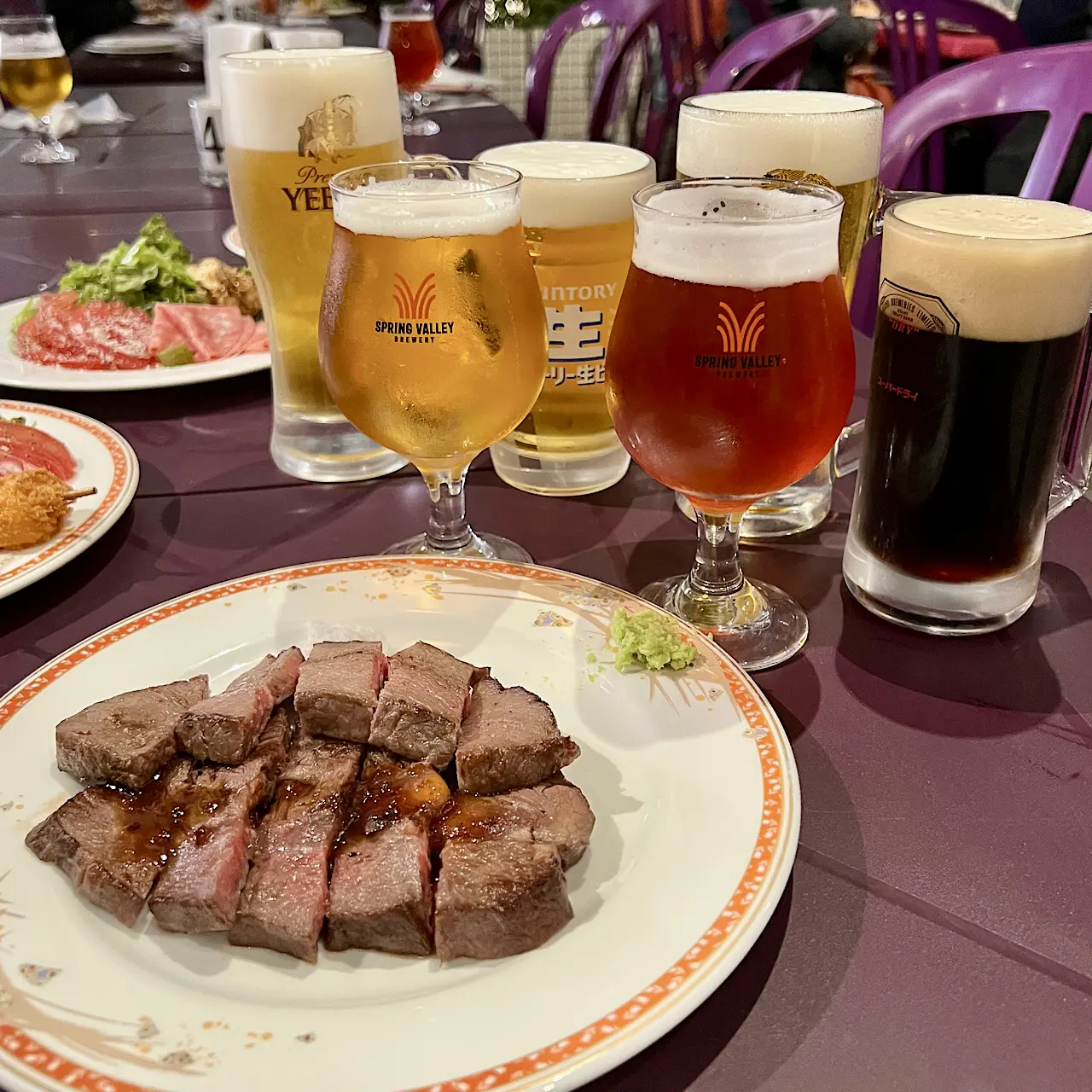 国産ビール4社飲み比べに絶品ステーキを堪能【ANAクラウンプラザホテル富山 ビアガーデン】全天候型テラスで約50種のドリンクを楽しめる！