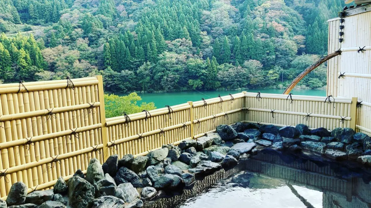 神通峡ほとりの名湯が30周年の大感謝祭【楽今日館】4/1～26は入浴料割引や豪華抽選会！ 絶景露天風呂と激うまグルメ満喫チャンス