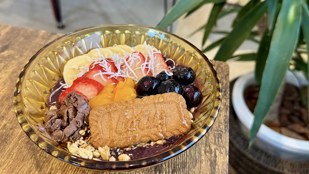 トッピングが選べて夜カフェも! 人気のアサイー専門店が富山初出店