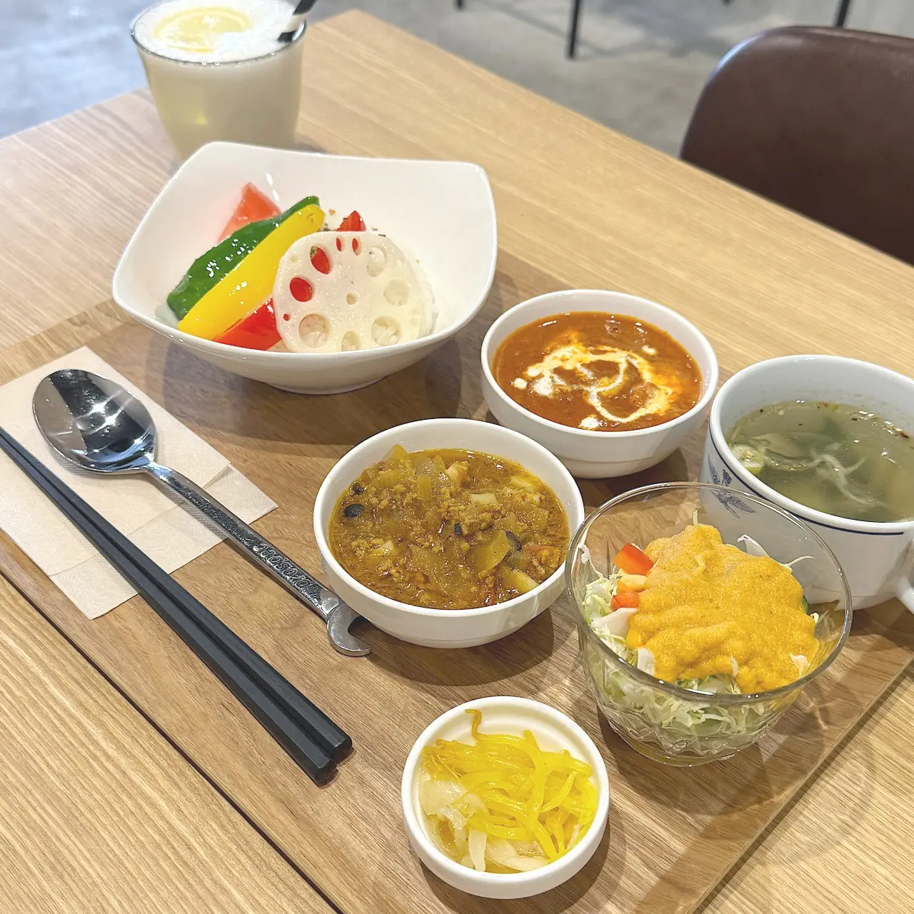 「カレーの可能性を伝えたい！」キーマにドリア、スープにラーメンも【SUNTRICK】20種以上のスパイスカレーが並ぶ砺波のカレー店