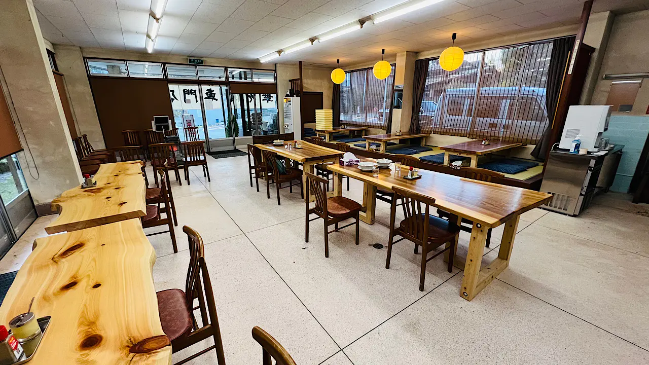 中華そば専門店 あざみ大岩本店